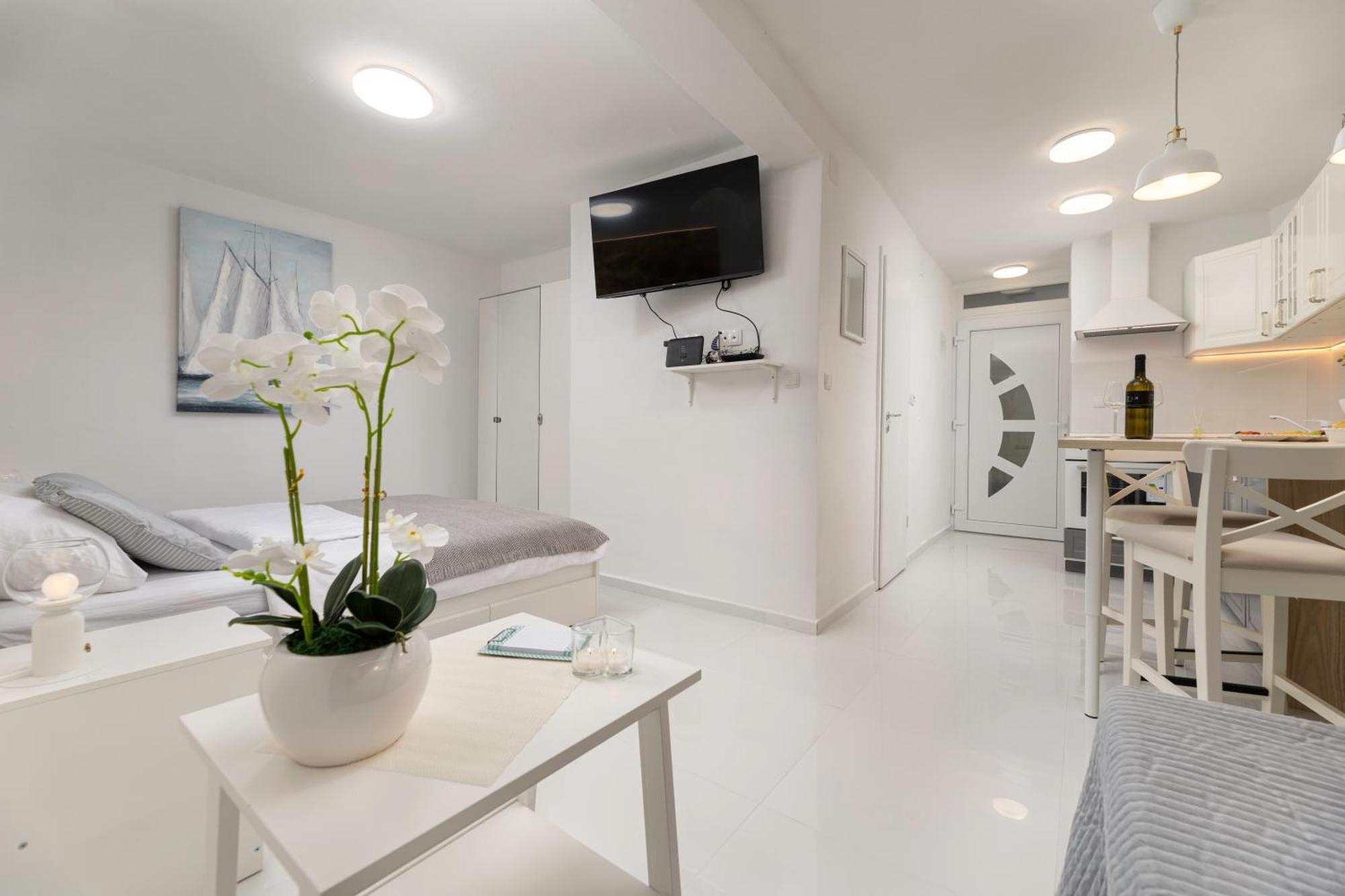 Apartment Gaviota Krk Krk Town Bagian luar foto